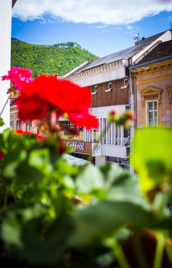Chic Studio Brasov Bagian luar foto