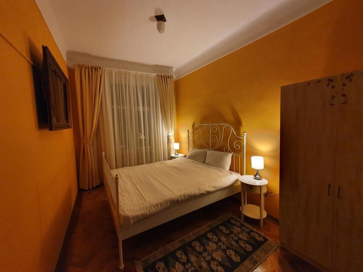 Chic Studio Brasov Apartment Bagian luar foto